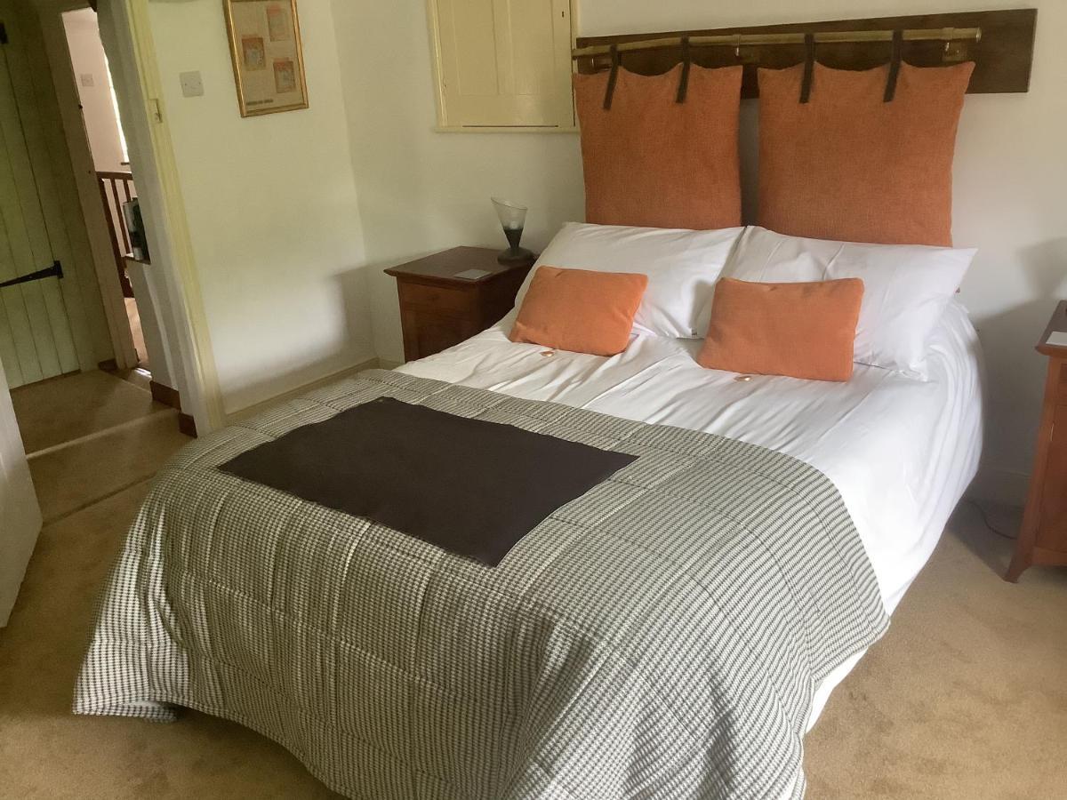 Bwthyn Cudd Bed & Breakfast Westbury  Ngoại thất bức ảnh